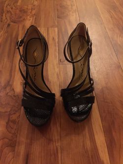 New Nina high heel sandals (size 6)