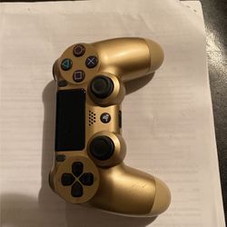 Dual Shock PS4 Controller Gold