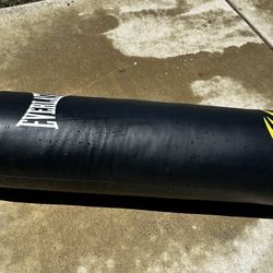 *100lb Boxing Punching Bag – Great Condition!** 🥊  
