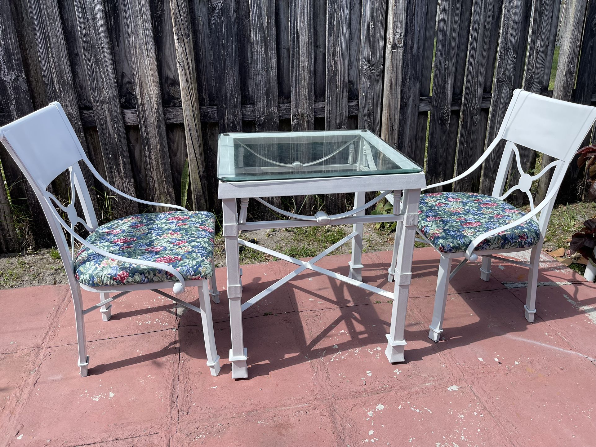 Metal Dining Set 2 Chairs And Small Table 30”H X 26” X 26” Good Condition $100 Firm On Price