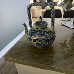 Beautiful Chinese Antique Vaes