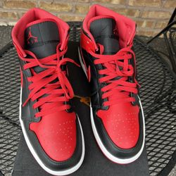 Jordan Retro 1 Mid 