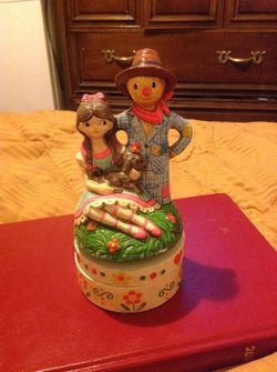 Wizard of oz vintage music box, Dorothy and scarecrow