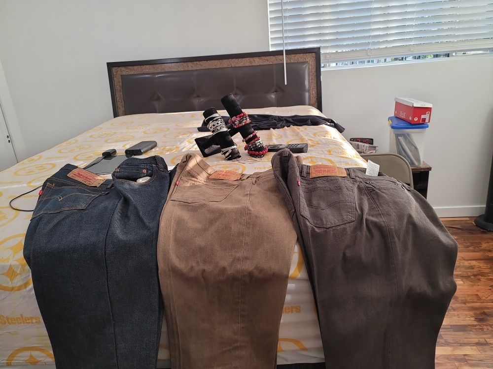 Three Pairs Of 501 Levi's SIZE 38w 32l