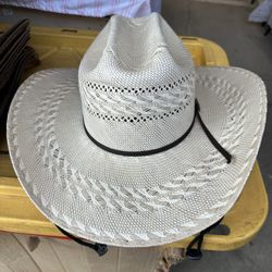 TWISTER HATS 7  1/2.      30X