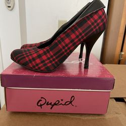 Qupid Red & Black Plaid 3” Heels, Size 7