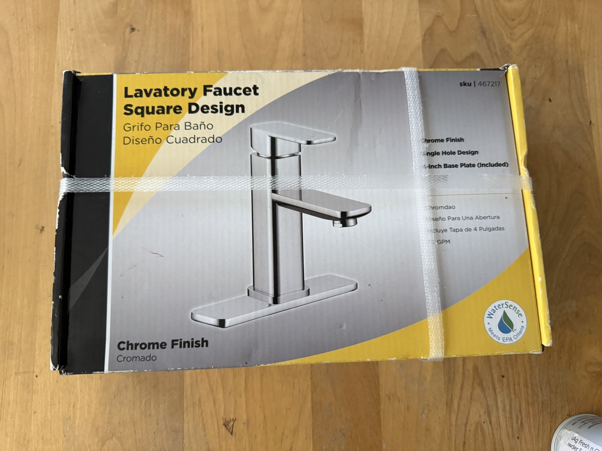 Dean Single Hole Single-Handle Lavatory Bathroom Faucet Rust Resist in Polished Chrome/ grifo d baño