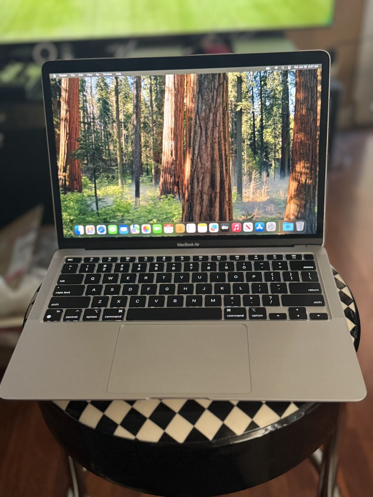 MacBook Air M1 13-inch 250GB SSD 8GB Sequoia OS