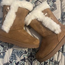 Winter Boots New In Chestnut Color