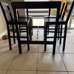 Bar Table And 4 Bar Stools