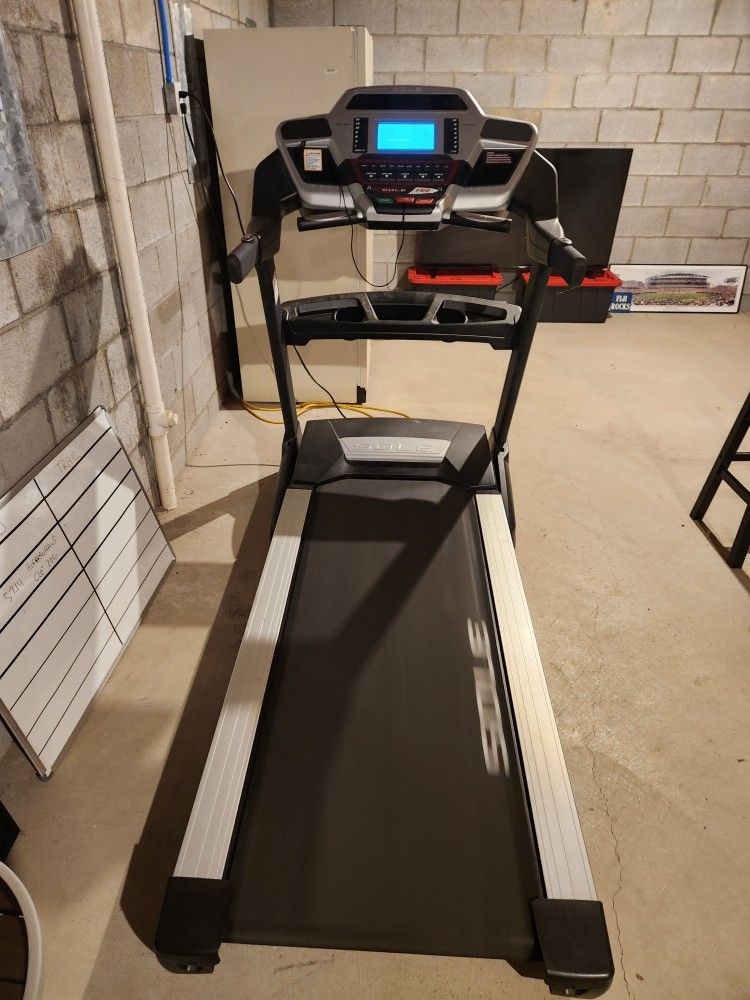 Sole F80 Treadmill