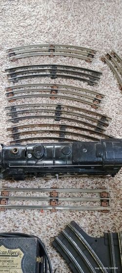Vintage Lionel Railroad Train Engine 2032 American Flyer transformer and 15 track pieces. See our other great vintage art antiques jewelry Furniture f