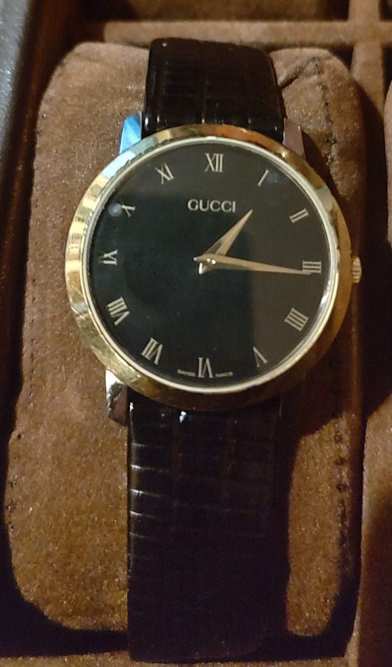 Vintage Gucci Watch 220 M Black Leather Band