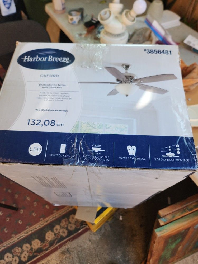Harbor Breeze Oxford 52' Brushed Led Indoor Ceiling Fan With Light and Remote ( 5 blade New Open Box $90