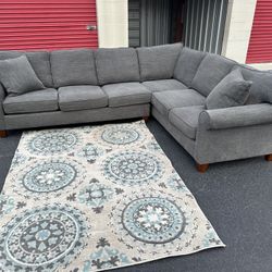 Comfy nice gray sectional couch🔥🔥