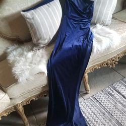 Prom Dress By Windsor $20 (S)