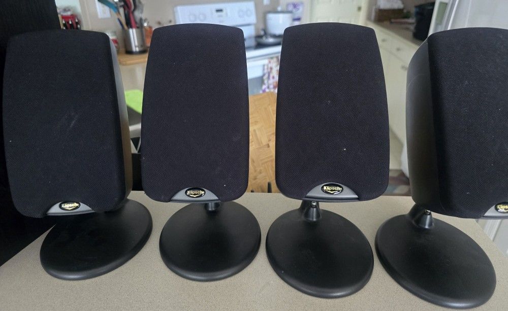 Speaker Klipsch and Subwoofer JBL. YAMAHA RECEIVER