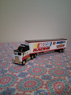 NASCAR Racing  93 Die-Cast Hauler Truck