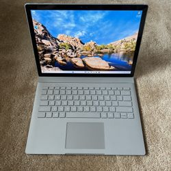 Microsoft surface book i5-6300u 8gb ram 256gb SSD