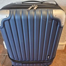 Level 8 Grace Luggage Carry On Size 