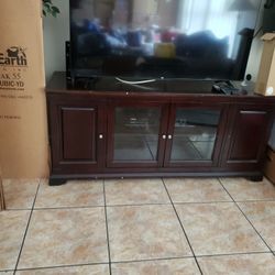 For sale $75 TV stand fit up to 65 inch
