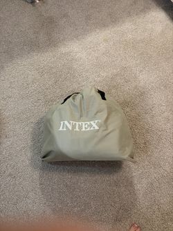 Twin/full plug in inflatable bed