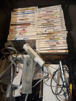 Nintendo WIi, controllers and 43 games bundle