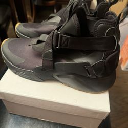  Nike Womens Air Huarache AH6787-003 Black Running Shoes Sneakers Size