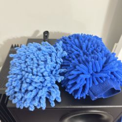 microfiber wash mitt and duster