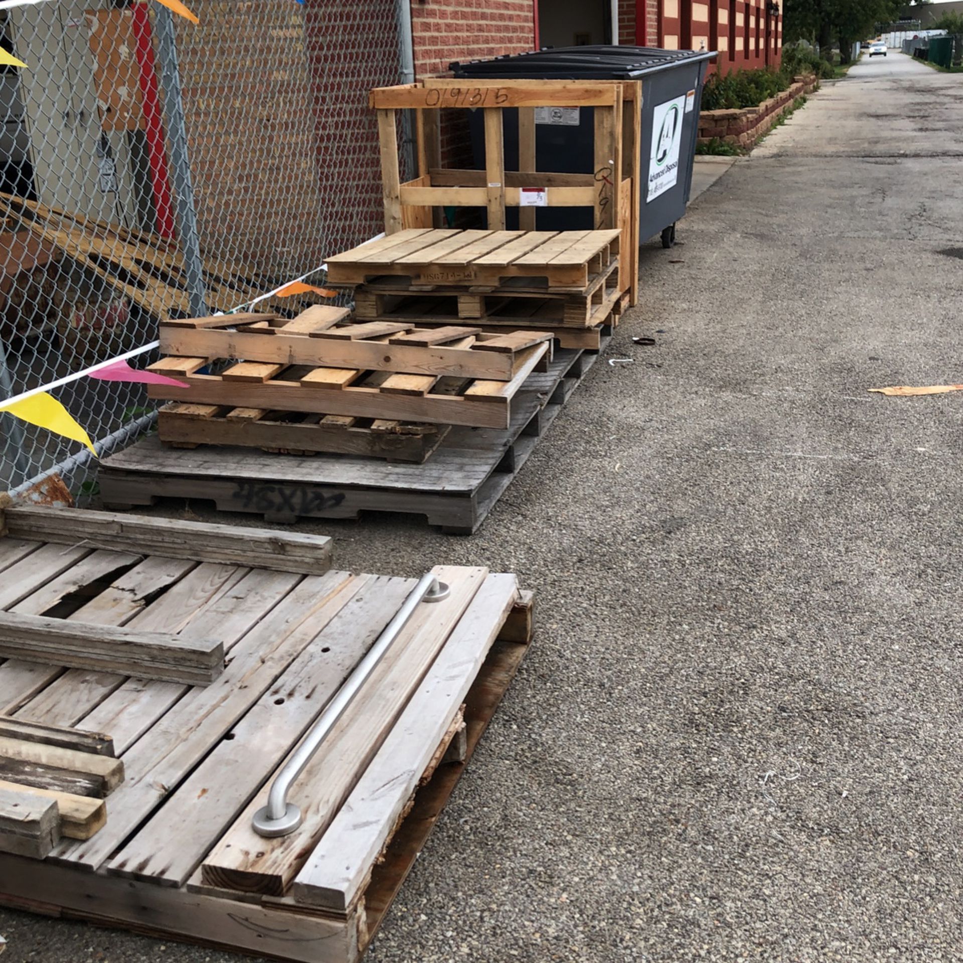 Free  Lumber, And Pallets!