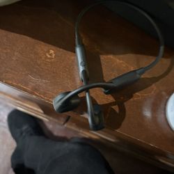 Bone conducting earphones 