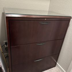 Filing cabinet 