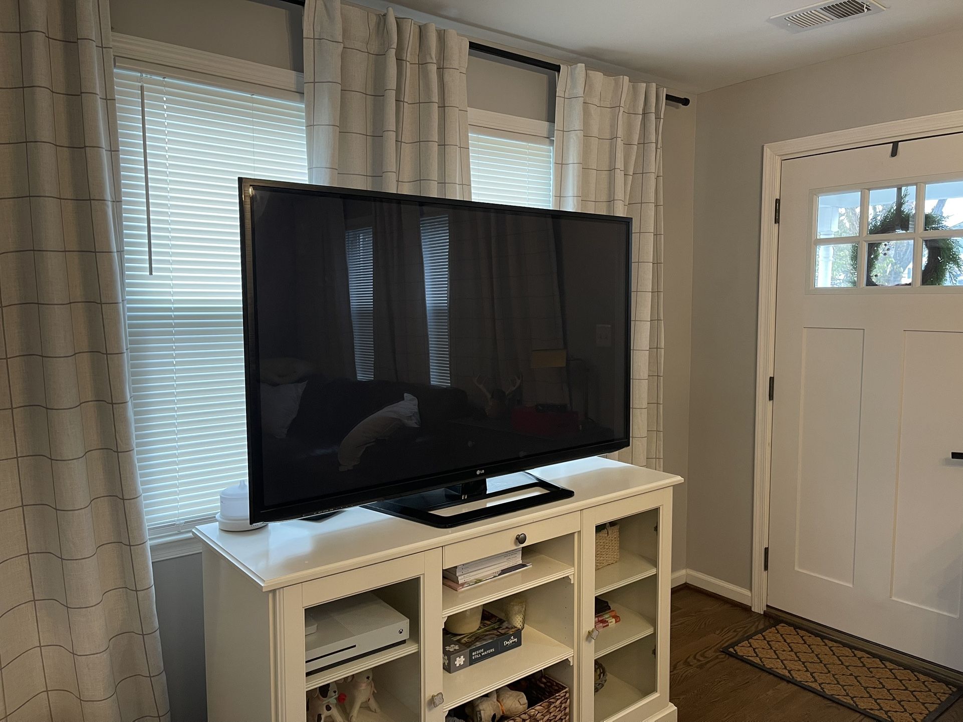 LG 60” Plasma TV