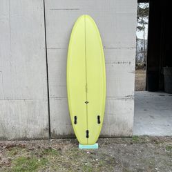 5’9 Versa surfboard