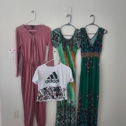 4 pieces Size S /M/dressed size XL