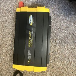 Go Power! 2000 watt pure sine wave inverter
