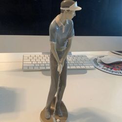 Golfer Statue