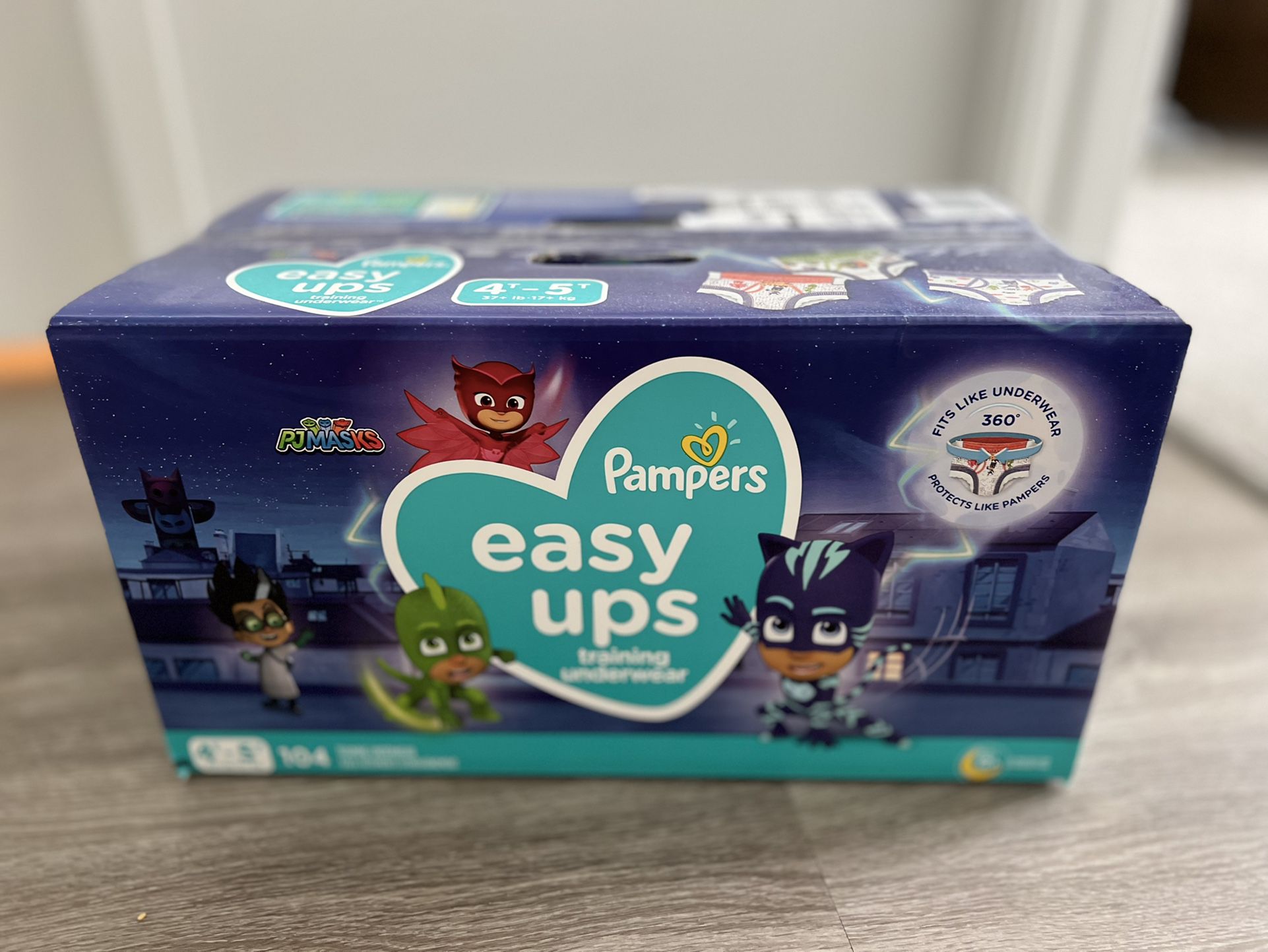 Pampers easy ups 4T-5T 104 Count (Brand New Unopened Box)