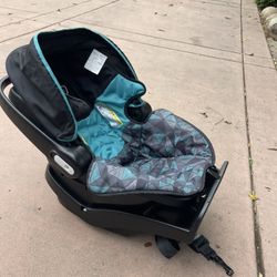 Even Flo Baby Car seat 