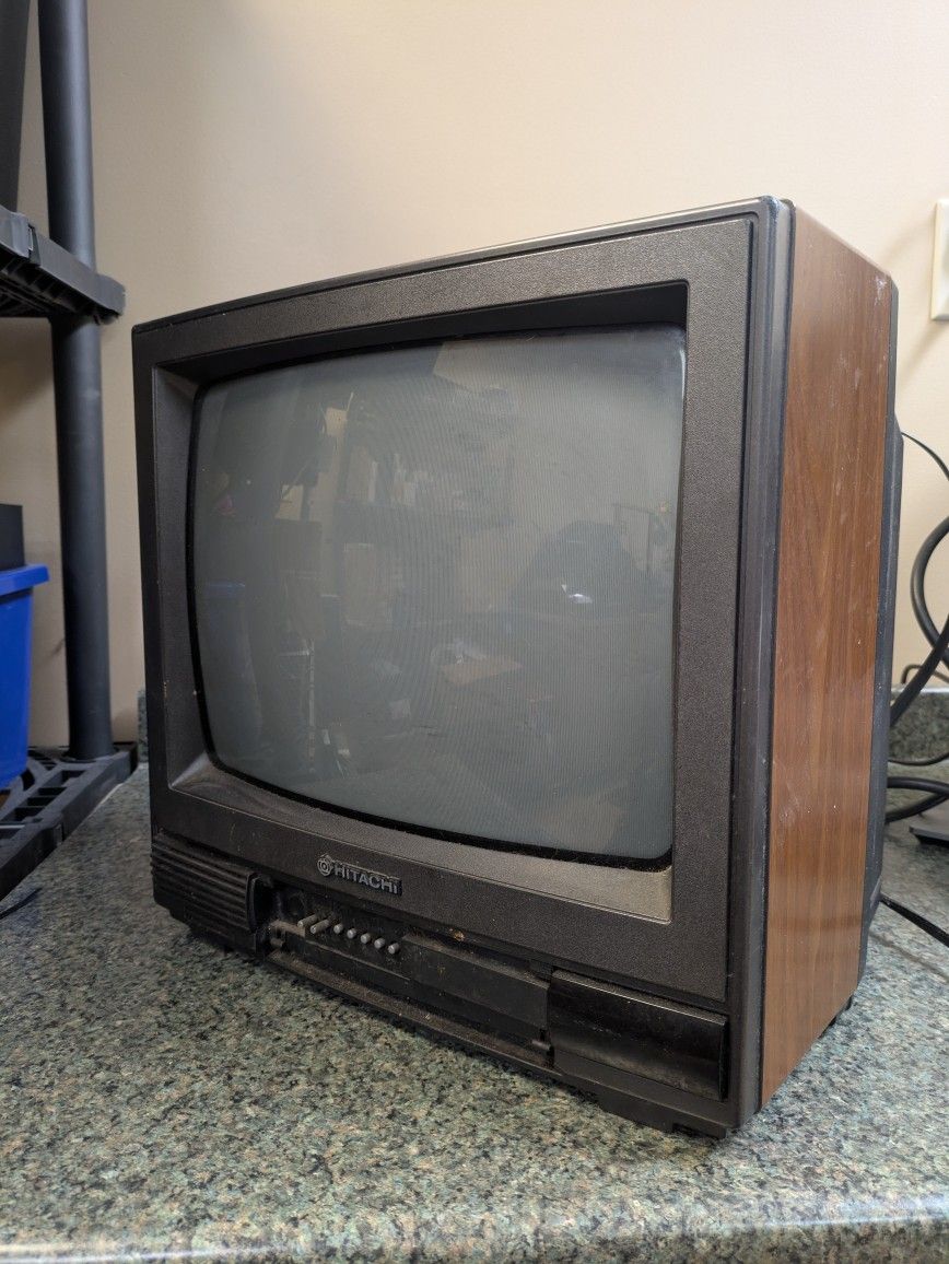 1989 Hitachi CRT TV
