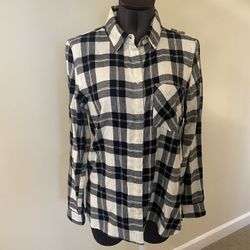 Old Navy the classic shirt plaid flannel shirt size M