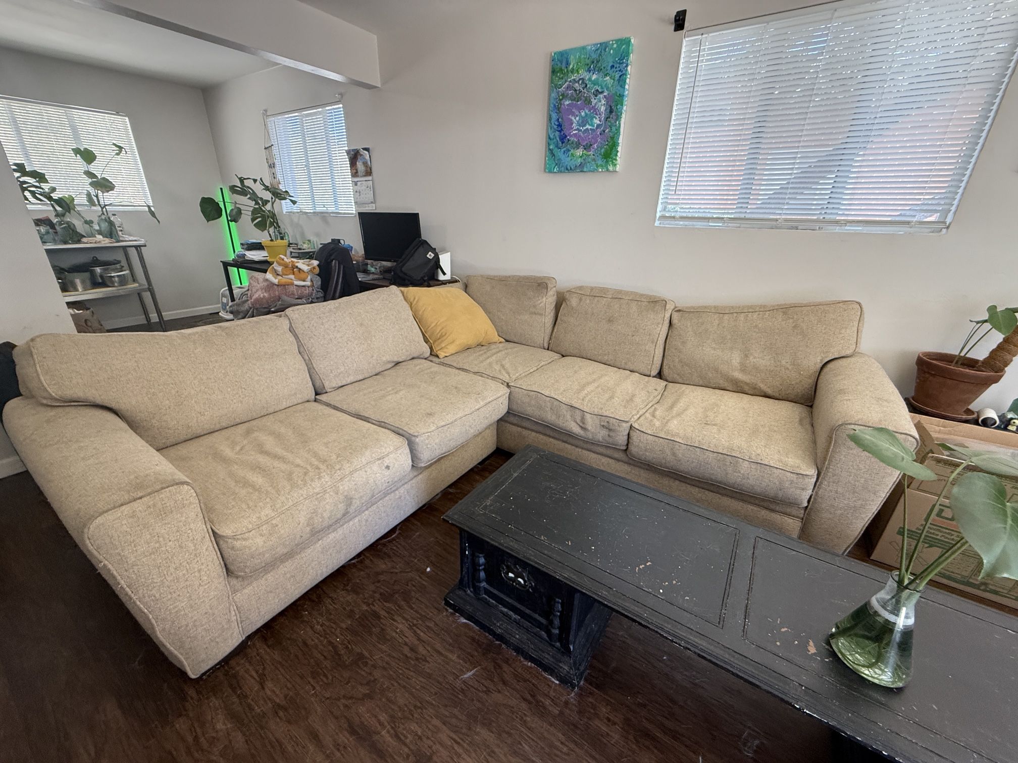 FREE SECTIONAL COUCH