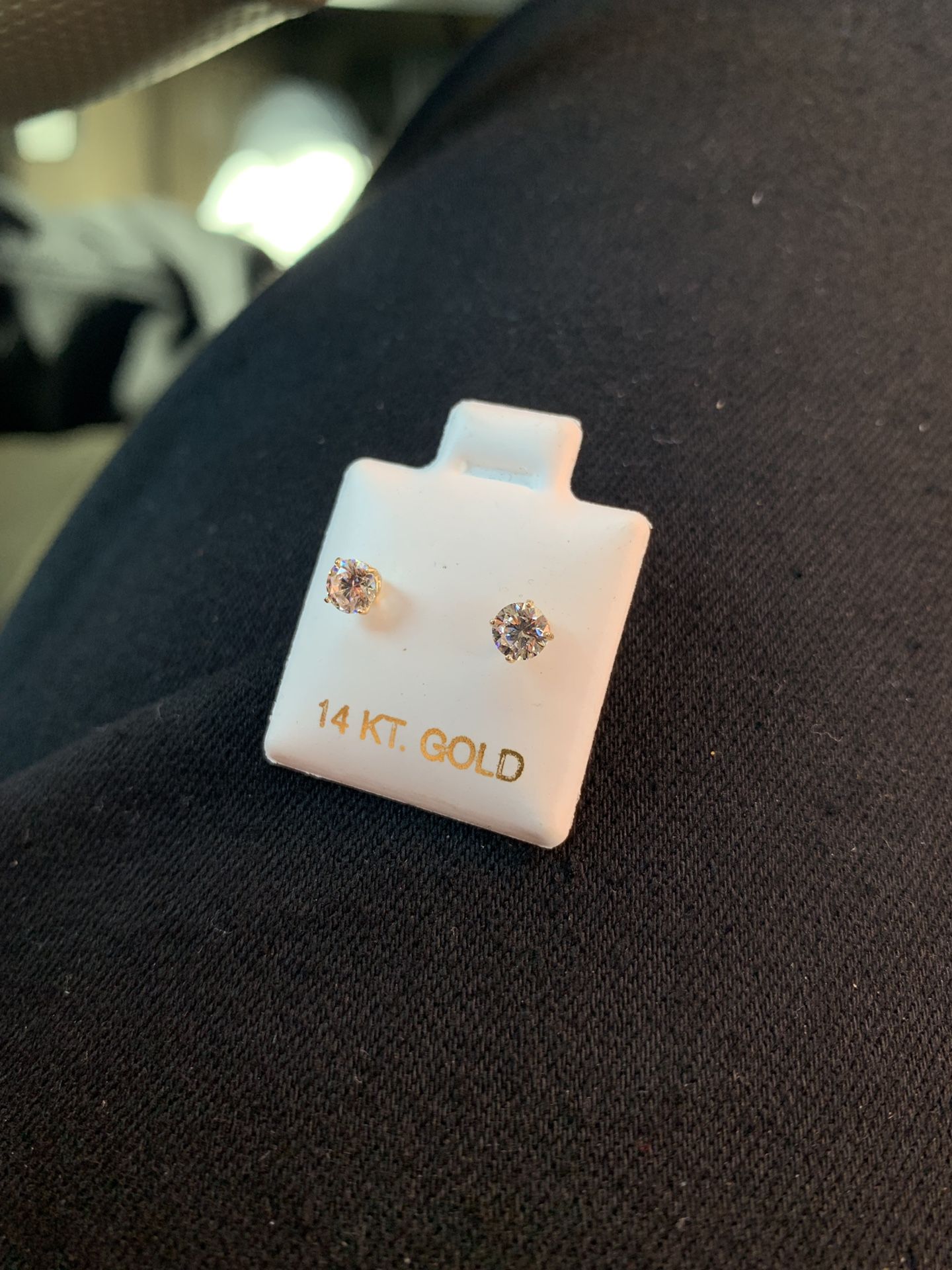 Beautiful pair of diamond earrings REAL 14k gold