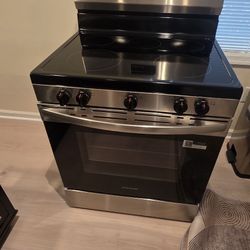 Brand New Frigidaire Electric Oven Stove 