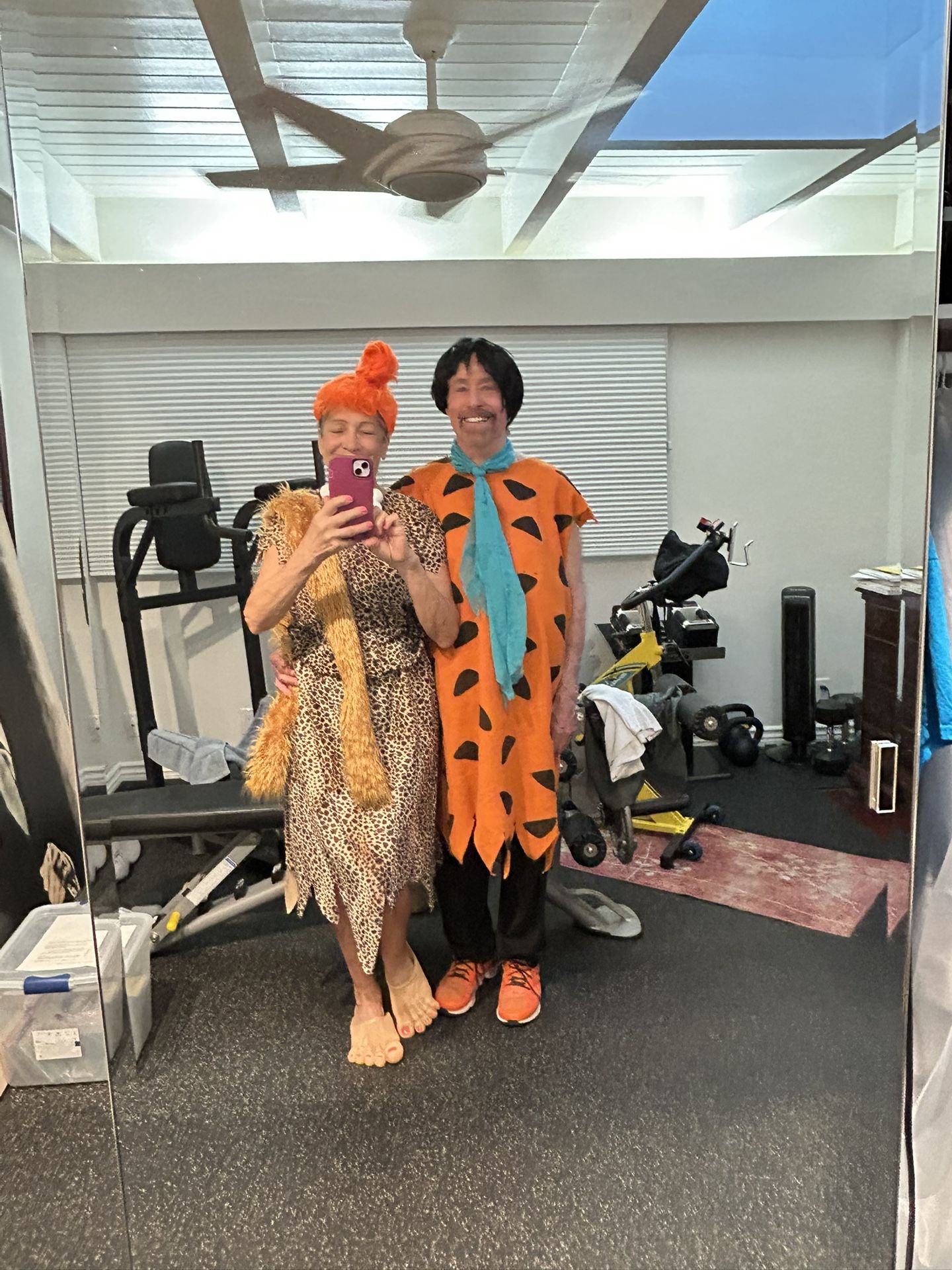 Flintstones  costumes:  oth with accessories , wigs & feet 🦶 or