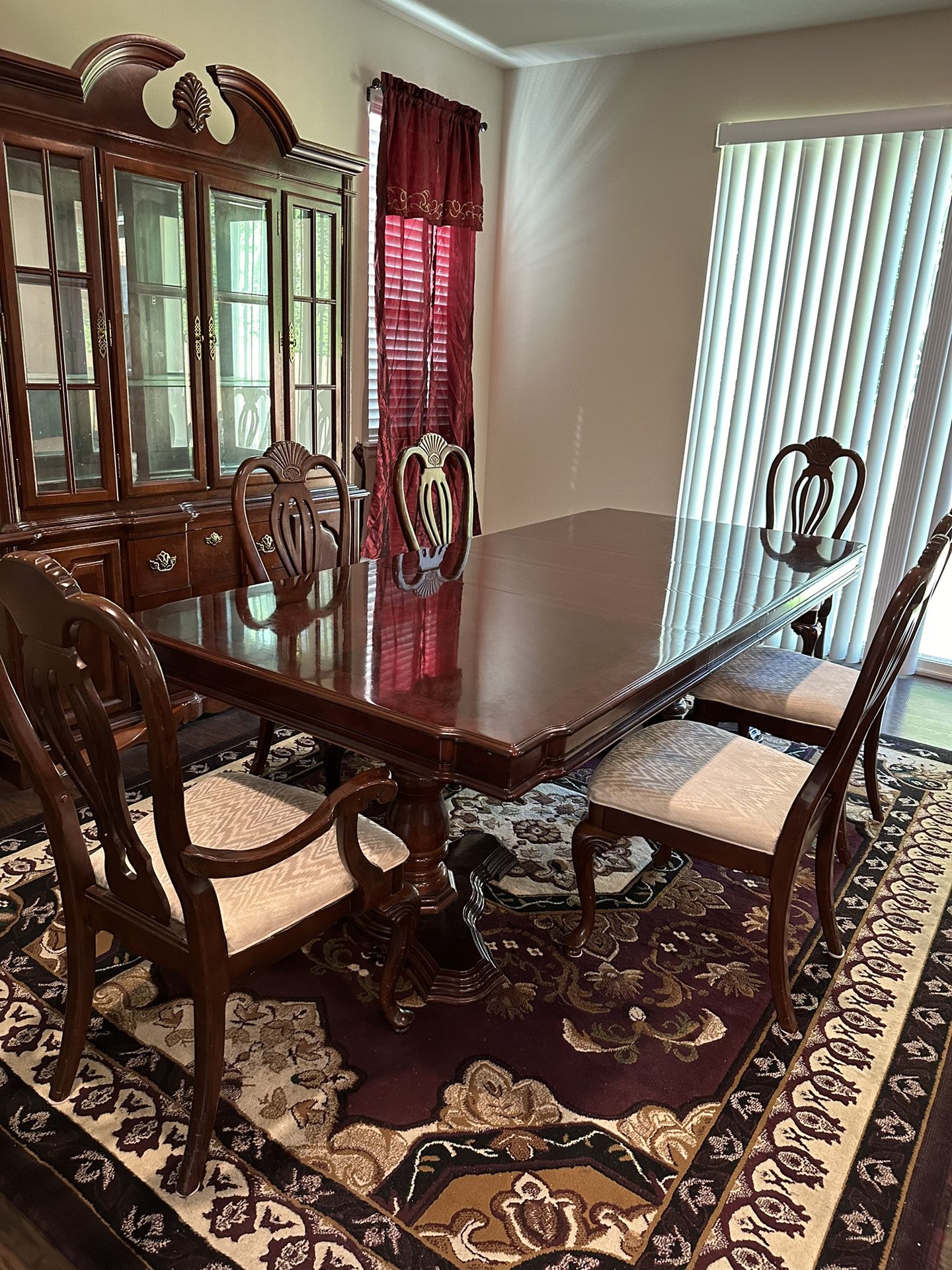  China cabinet And Table With 6 Chairs