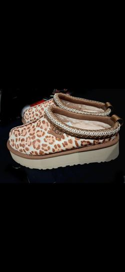 NWT Sz 7 UGG Tazz Plain Platform Slide on