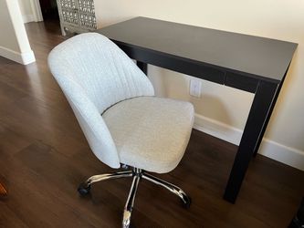 Black Desk and Light Gray Office Chair Set