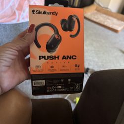 Wireless Earbuds From Skullcandy