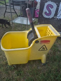 Mop bucket